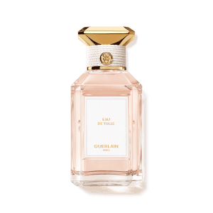 L’Art & La Matière Eau de Tulle – Eau de Parfum: The Fragrance of forever. A FRAGRANCE AS VOLUPTUOUS AS A TULLE VEIL As light and delicate as a white tulle veil dancing in the breeze, Eau de Tulle caresses the skin in an irresistibly joyful scent, blending an accord of sugared almonds neroli and white musk. Inspired by the dreamlike world of weddings, this composition captures a moment of great happiness suspended in time. The Eau de Tulle scent is also available in a Bee Bottle format by the name of Bouquet de la Mariée*. “If Eau de Tulle were a textile material, it would be a bridal veil made of delicate, ethereal tulle” Delphine Jelk, Guerlain Director of Perfume Creation & Perfumer